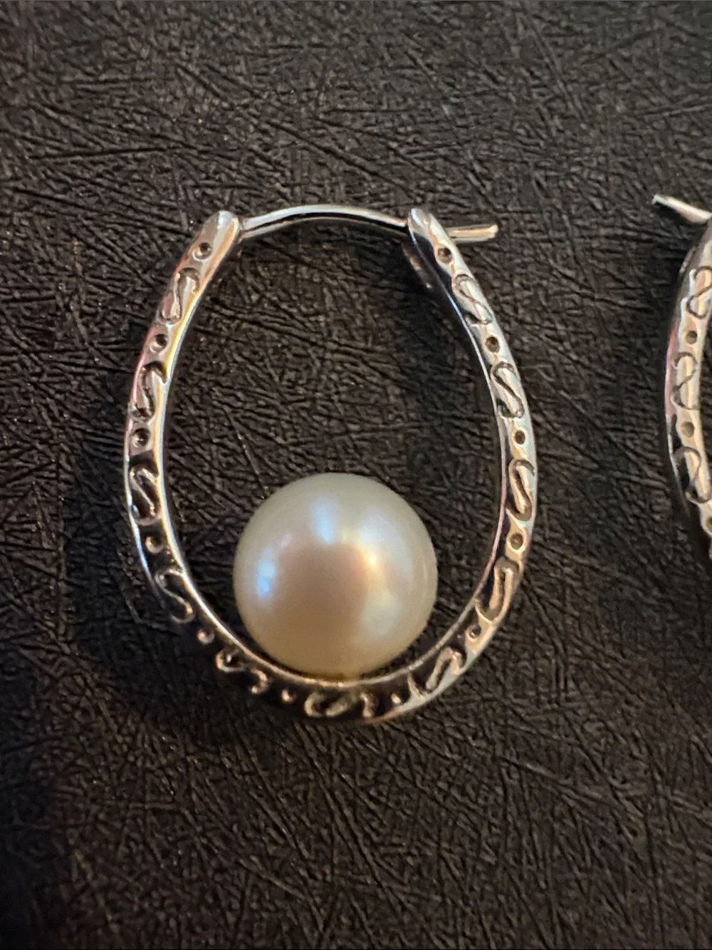 ROBERT EURE DESIGNS .925 STERLING SILVER HOOP FRESH WATER 8MM PEARL.EARRINGS